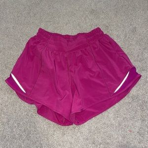 Lululemon Ripened Raspberry Hotty Hot Low-Rise Lined Shorts 4” Size 4